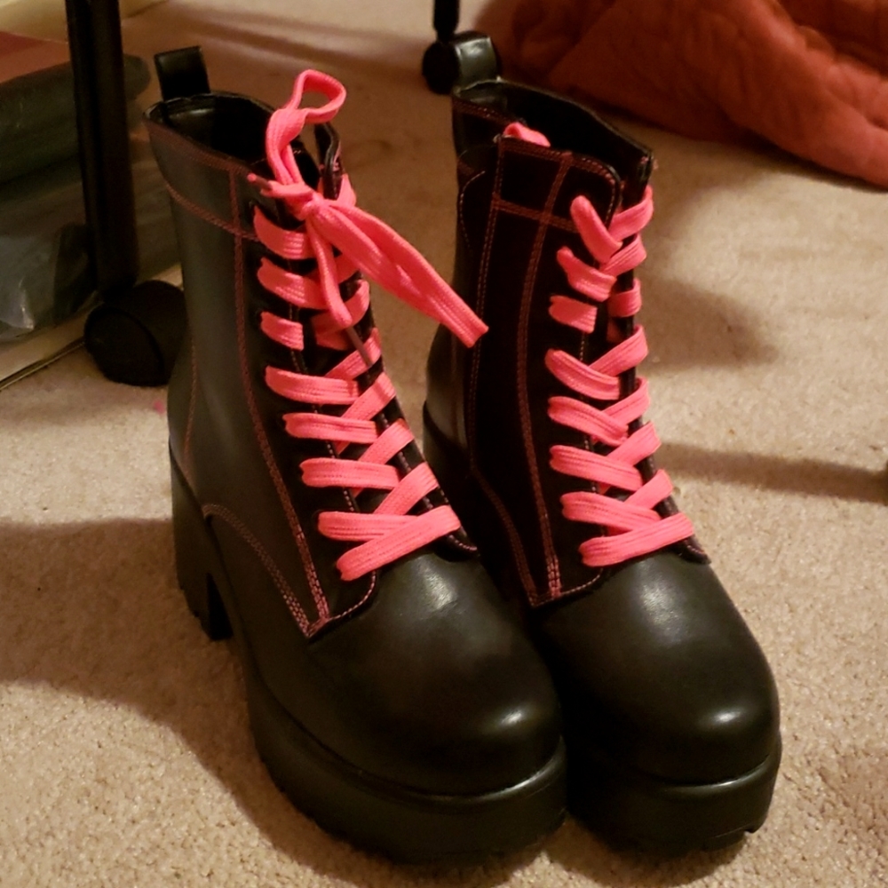 Womens shoes